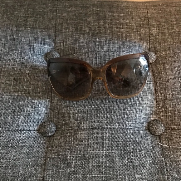 Versace sunglasses. 💯 authentic. - Picture 2 of 7